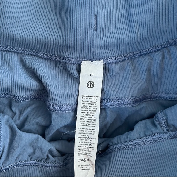Lululemon dance studio HR shorts 3.5” inseam size 12 - Picture 2 of 6